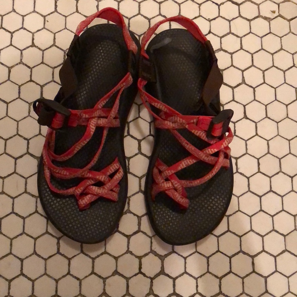 Red Chacos 🏔🏜